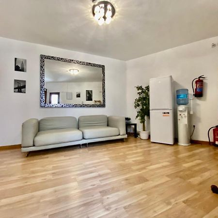 Gran Via Sol Rooms Мадрид Экстерьер фото