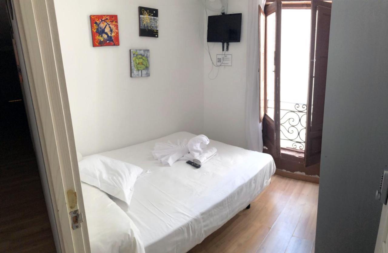 Gran Via Sol Rooms Мадрид Экстерьер фото