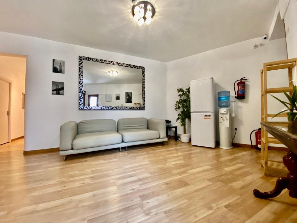 Gran Via Sol Rooms Мадрид Экстерьер фото