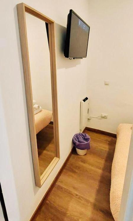 Gran Via Sol Rooms Мадрид Экстерьер фото